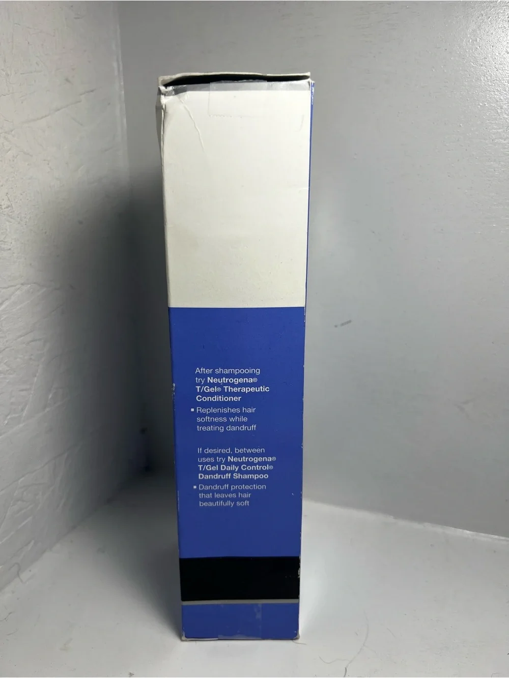 Neutrogena T/Gel Therapeutic Shampoo - Blue and Black
